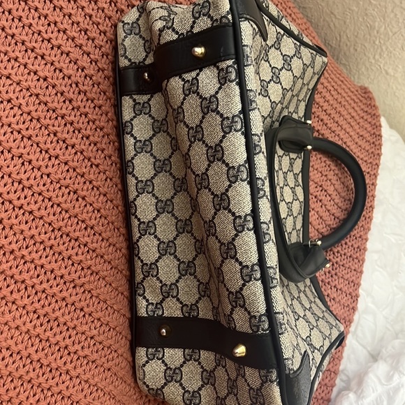 Authentic Vintage Gucci bag. Great condition. - Picture 4 of 6
